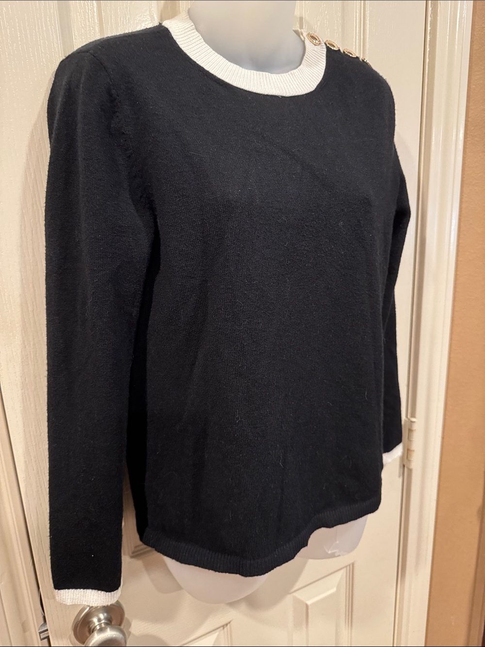 Ann Taylor Classic Black and White Sweater. Sz Medium